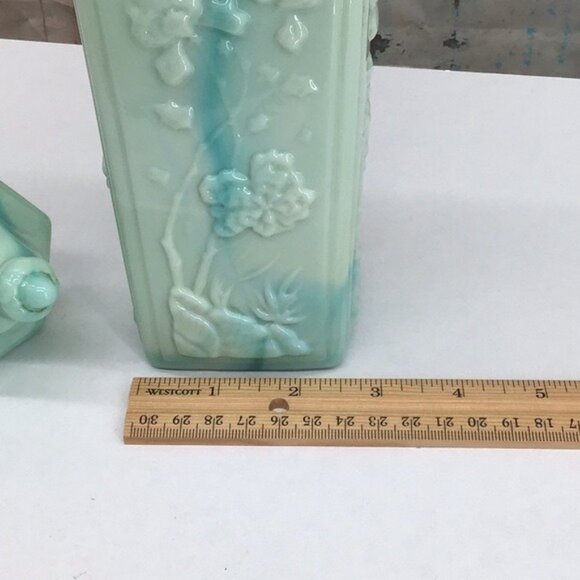 Vintage 1970 Jim Beam Blue Green Embossed Milk Glass Decanter Floral Design & Co - Picture 3 of 8